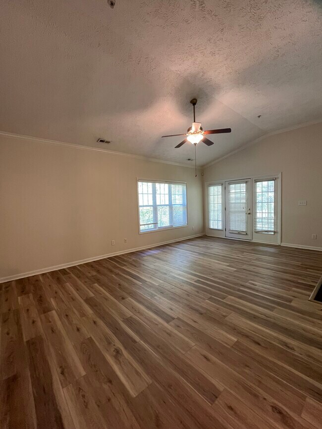 Living Room/ Family - 532 Lionshead Rd Unidad 3 Lionshead Luxury Condo