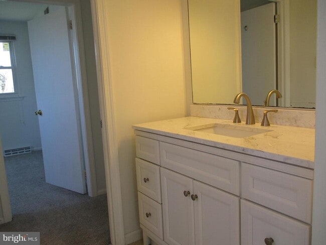 Photo - 525 Grant Ave