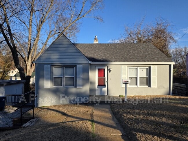 Building Photo - 338 La Motte Ln