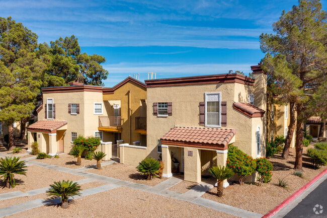 Photo - Villa Del Sol Apartments