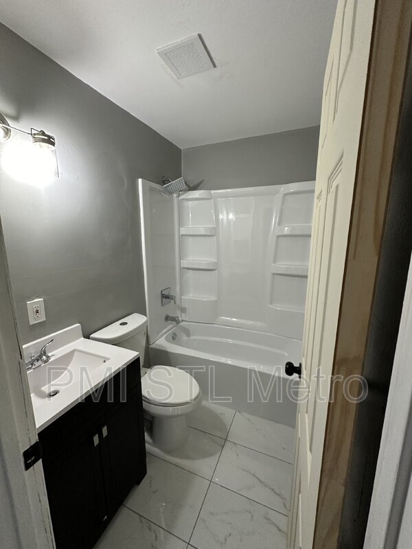 236 Cameron Rd House House Rental in St. Louis, MO