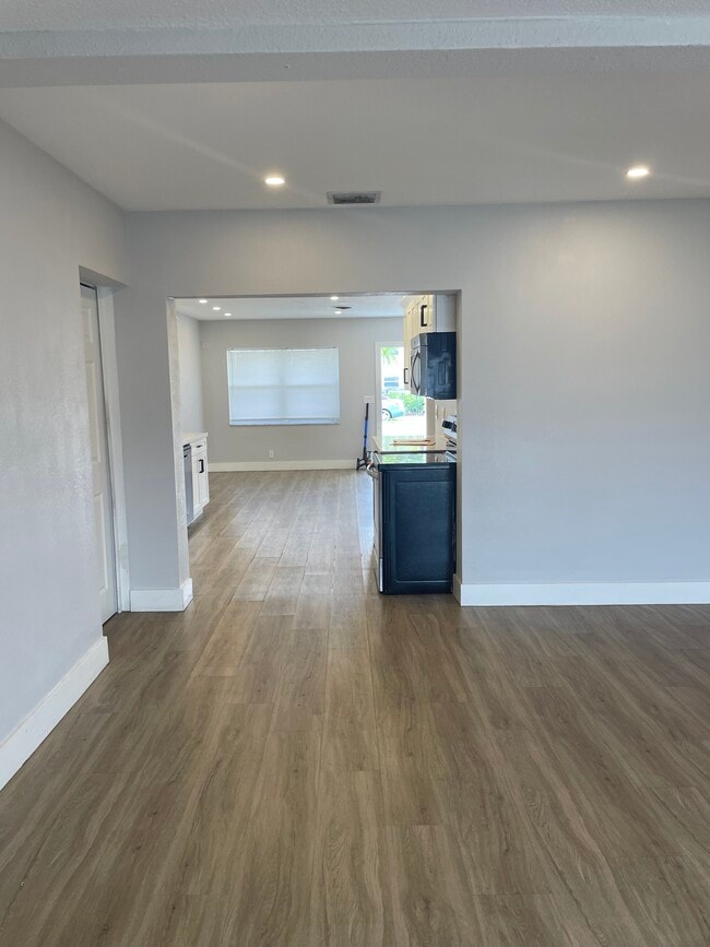 Photo - 1421 SE 4th Ave