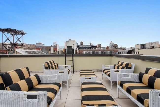 Photo - 72-74 Thompson St