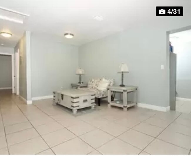 Photo - 1255 Dunbar St