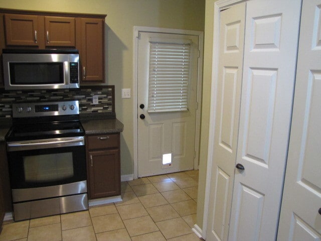 Photo - 401 Cambrian Ridge Dr