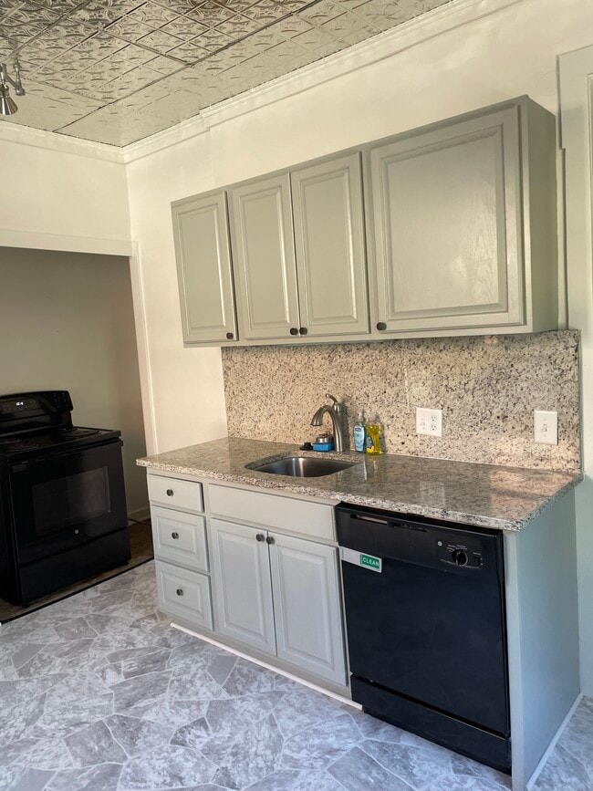 308 N Carroll St Unit 2