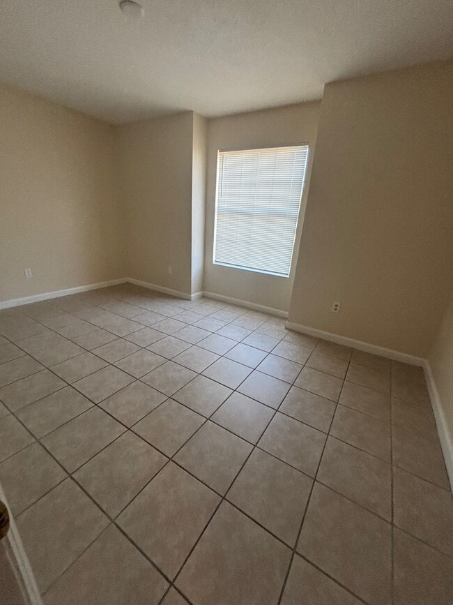 Photo - 35 Brunswick Ln