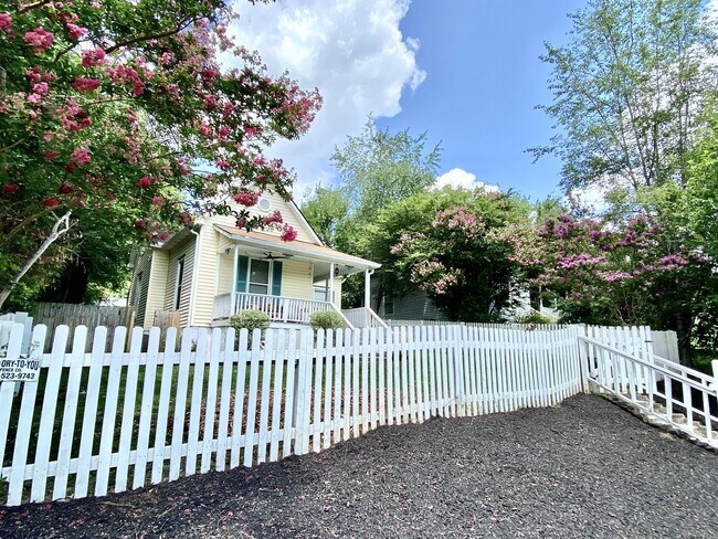 Photo - 219 E Oldham Ave