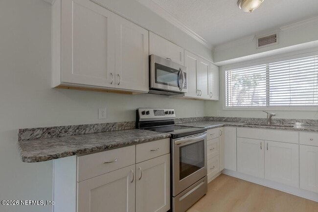 Photo - 360 14th Ave S