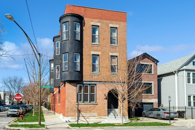 Building Photo - 1934 N Rockwell St Unit 3F Rental