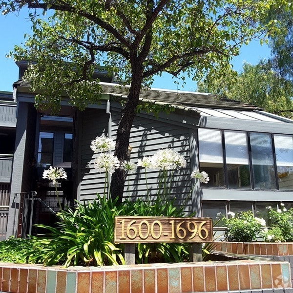 Building Photo - 1644 San Miguel Dr Unit - Rental