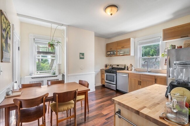 Photo - 14 Ardale St Unit 1