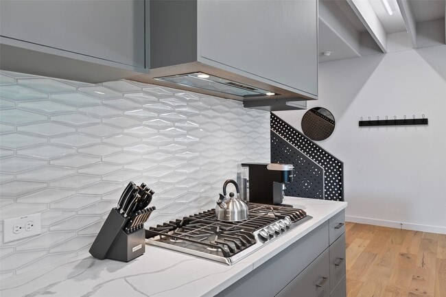 Photo - 4305 Roseland Ave