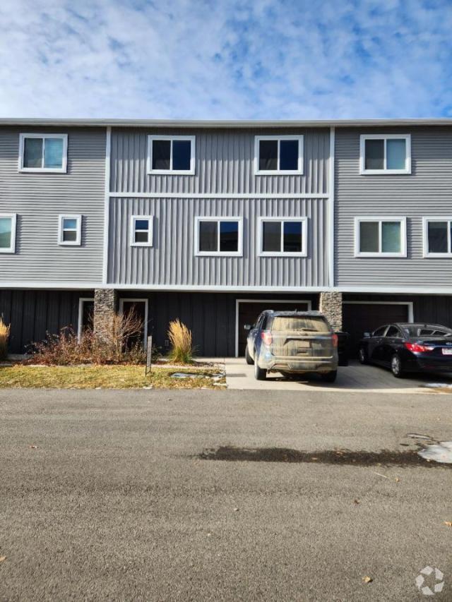 Building Photo - 3 bedroom in Billings MT 59102 Rental