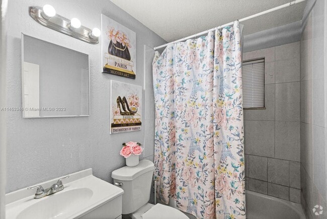 Building Photo - 156 W 14th St Unit #1 Rental