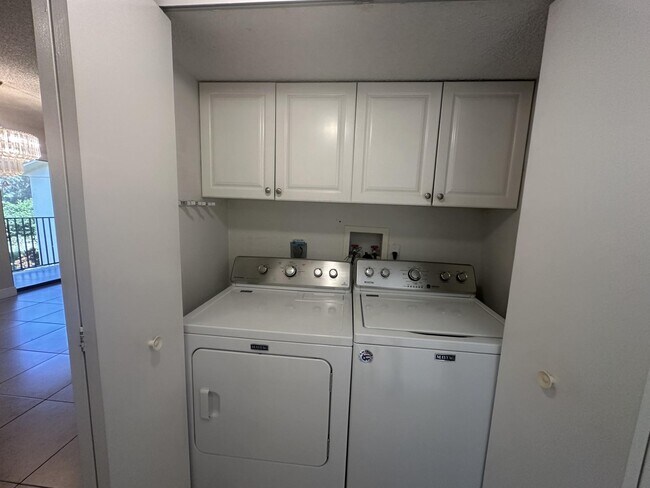 Photo - 1561 Windorah Way Unit A