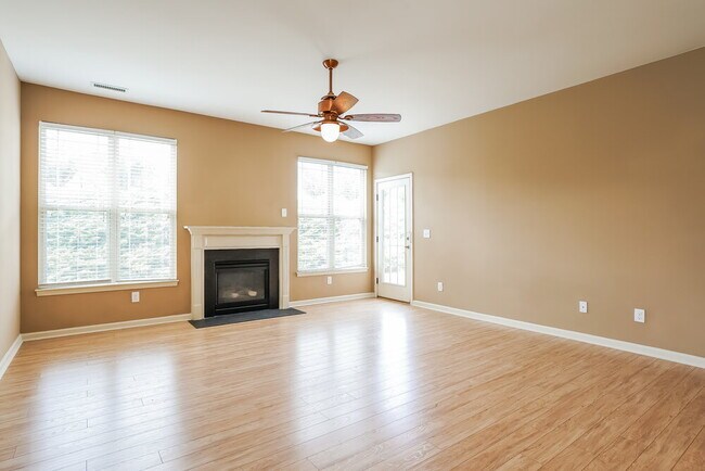 Photo - 34 Wensley Ct