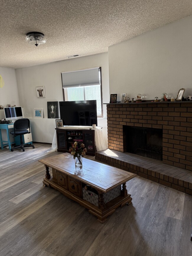 Photo - 1301 3rd St SE Unit Residential Quiet Apartment