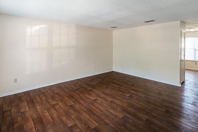 Building Photo - Willow Pointe Rental