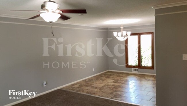 Photo - 509 SW Victor Dr