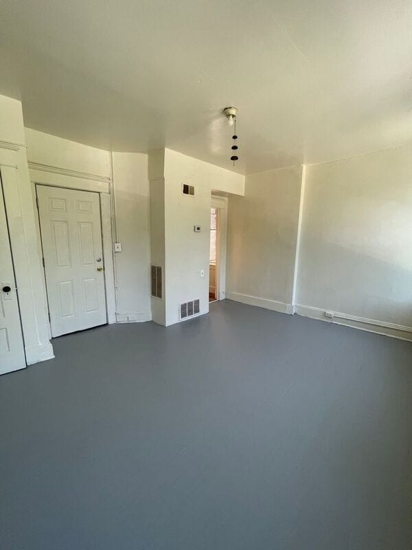 Photo - 117 W 29th St Unidad #2F