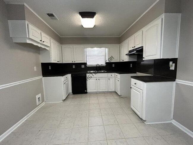 Photo - 9 Collins Ct