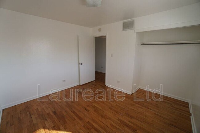 Photo - 5550 W 3rd Pl Unidad #3