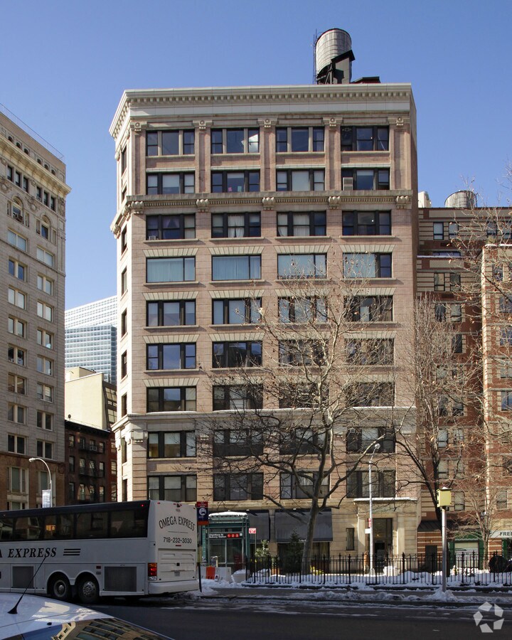 Photo - 139 Chambers St