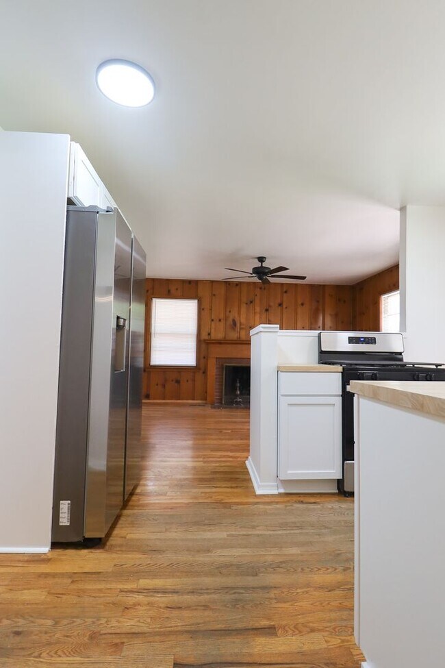 Photo - 1617 E 32nd Pl