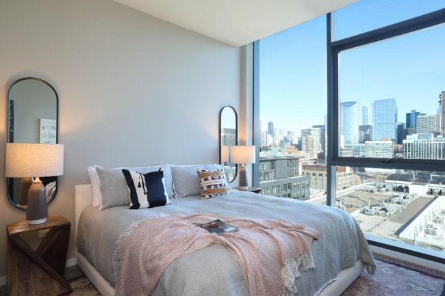 Photo - 911 W Washington Blvd