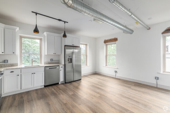 1BR, 1BA - 502SF - Living Room