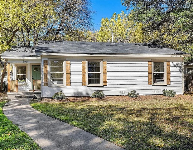 Building Photo - 3921 Maple Ave