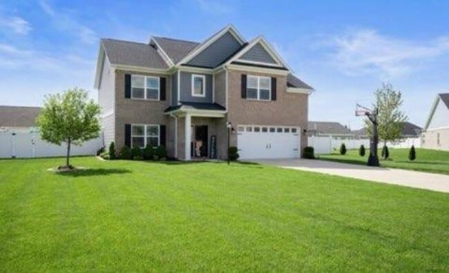 Building Photo - Luxury Living That's Worth the Wait!! COMING IN NOVEMBER