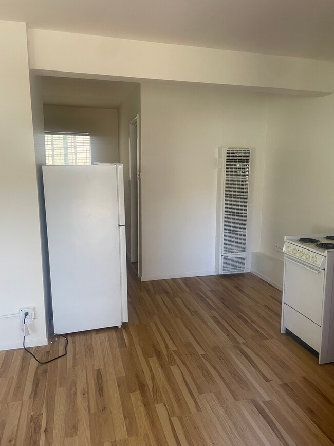 Part of living space with part of kitchen - 2703 Nelson Ave