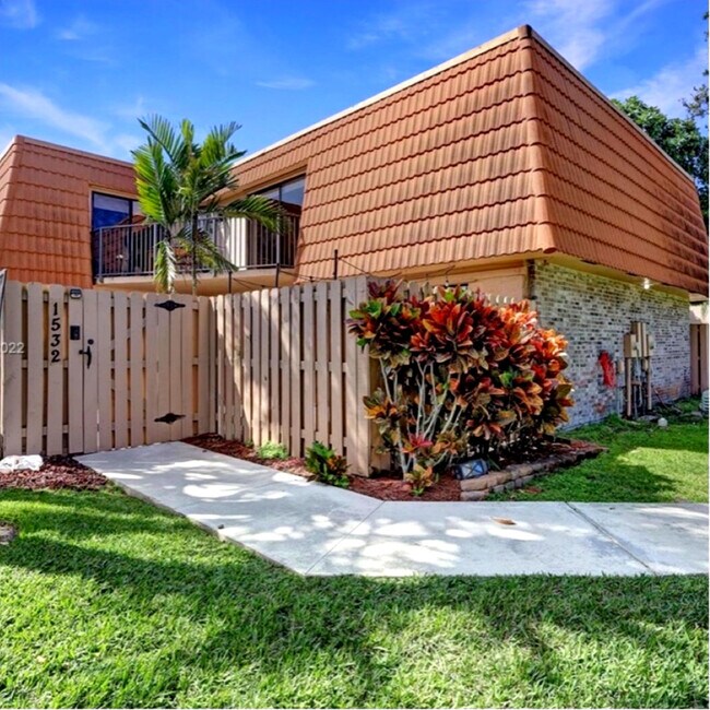 Photo - 1532 W Harmony Lake Cir