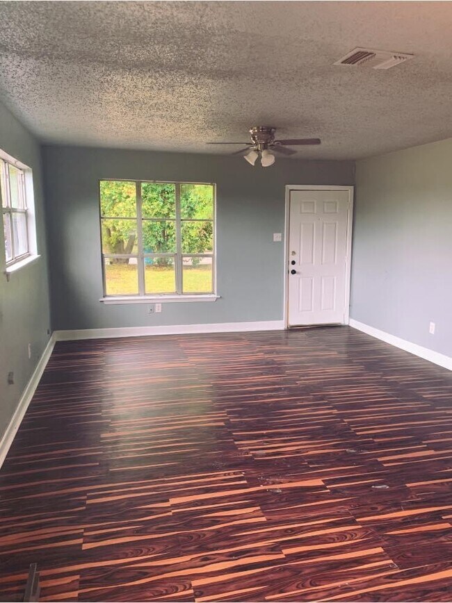 1604 Hays St Rental House Rental in Seguin, TX