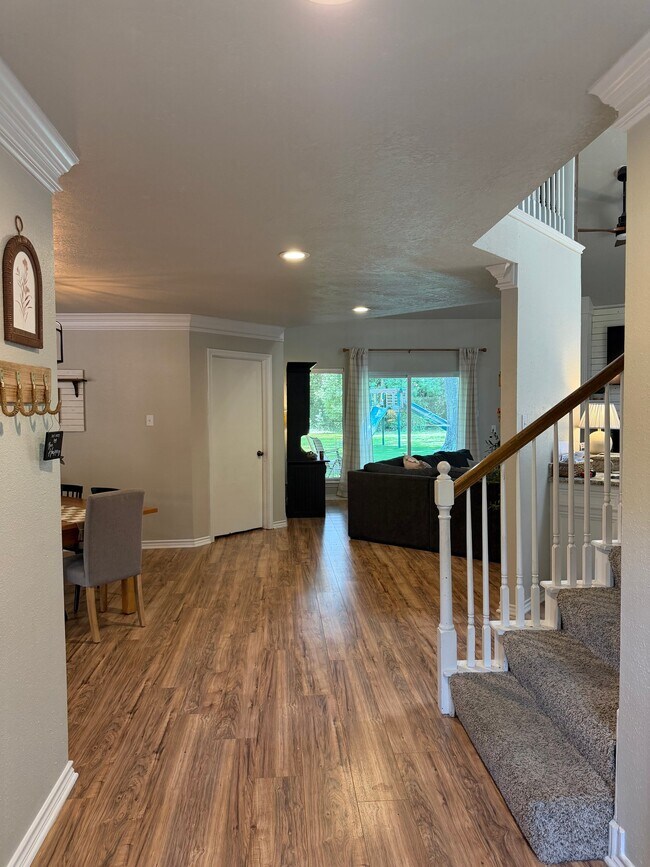 Photo - 1019 Chateau Woods Pkwy Dr