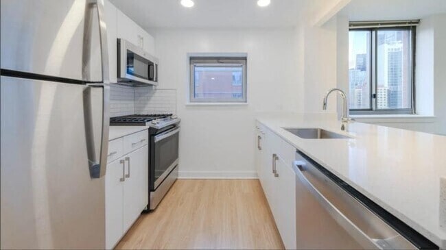 475 9th Ave Unit 7M
