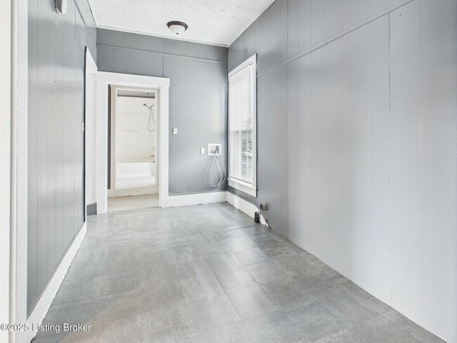 Photo - 1919 Center St