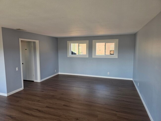 Photo - Large 3 bedroom home in quiet neighborhood cul-de-sac with amazing views