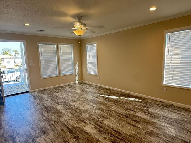 Photo - 4 Tahitian Dr