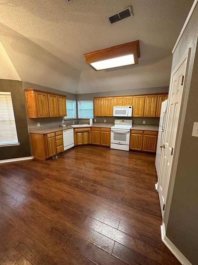 Photo - 6400 Harmonson Rd