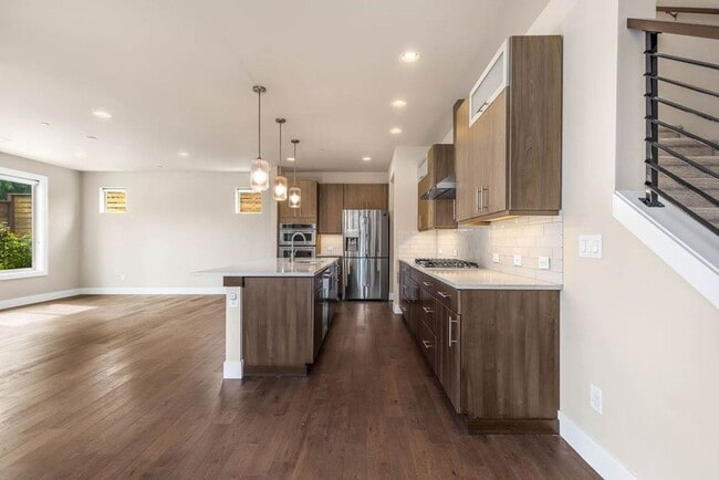 Photo - Beautiful Home in Kirkland with 2-Car Garage and Outdoor Patio!