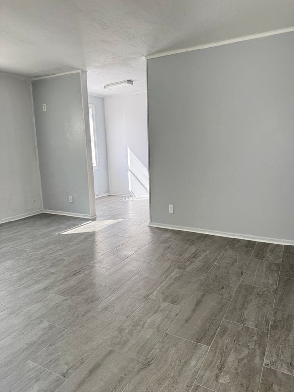 Photo - 716 W 5th St