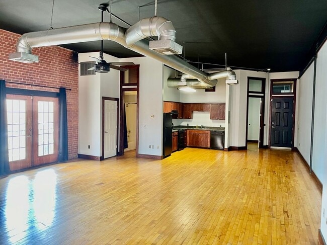 Photo - 115 E Tyler St Condo