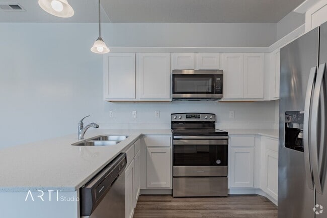Building Photo - Top-Floor South-Facing Condo in Quail Hill...