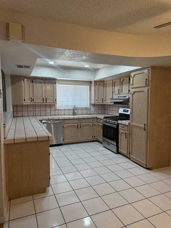 Photo - 22472 Munson Rd