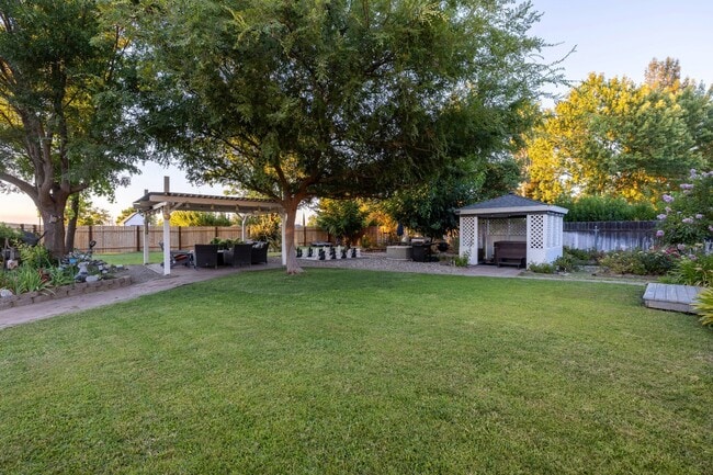 Photo - 1989 Claimstake Ct