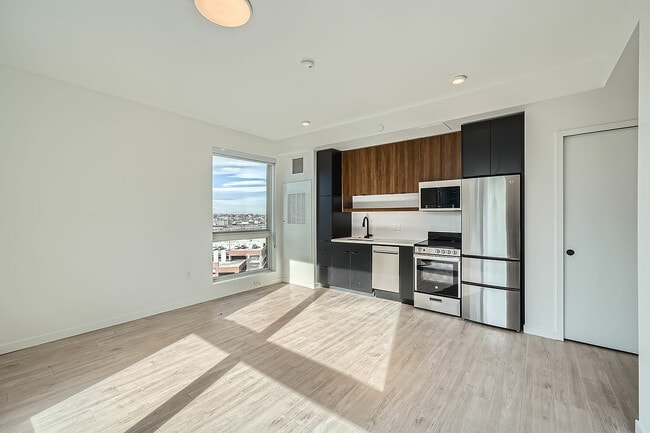 2059 19th St - Web Quality - 024 - 59 Studio 9 1031