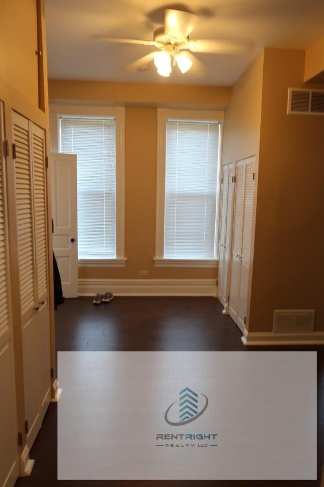 Photo - 1547 W Blackhawk St Unit 4C